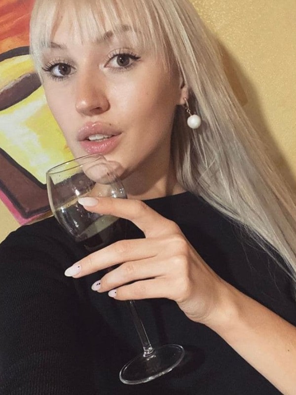 🎥 Аня привлекательная девушка из Вязьмы цена от 4000 руб